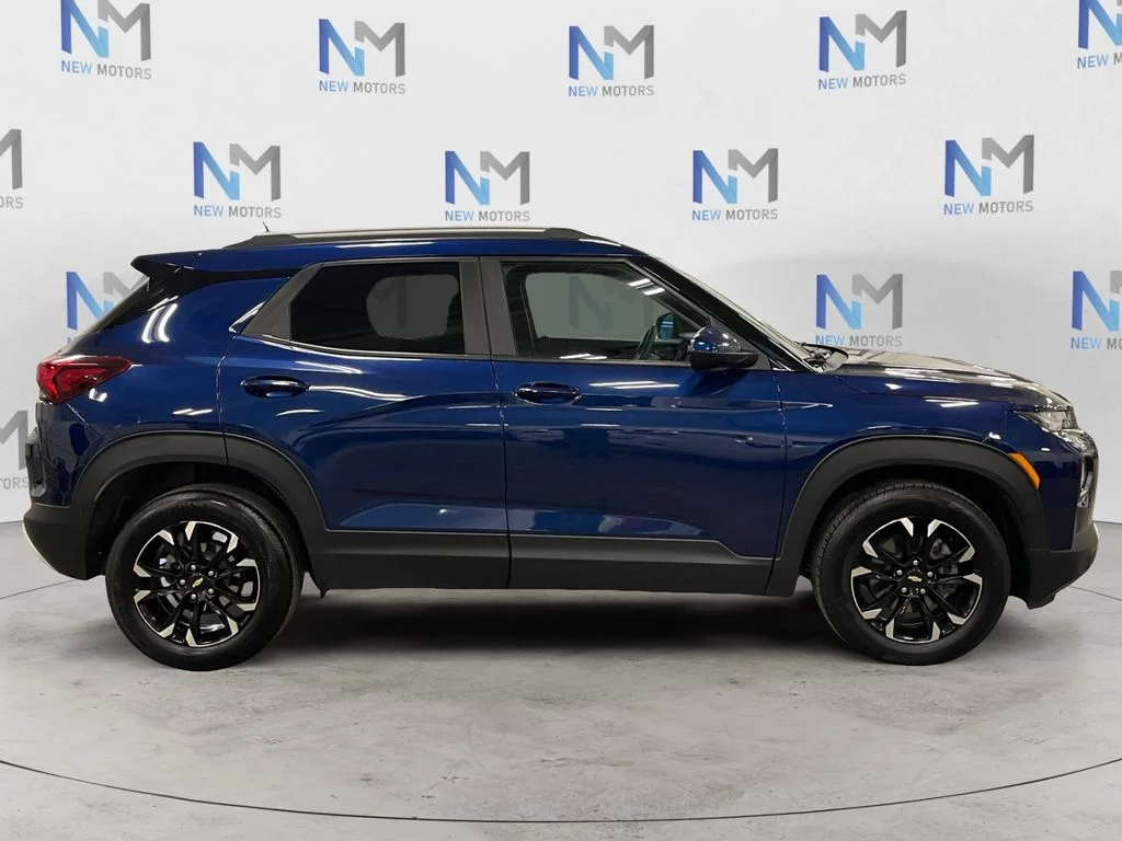 Used 2023 Blue Chevrolet LT image 6