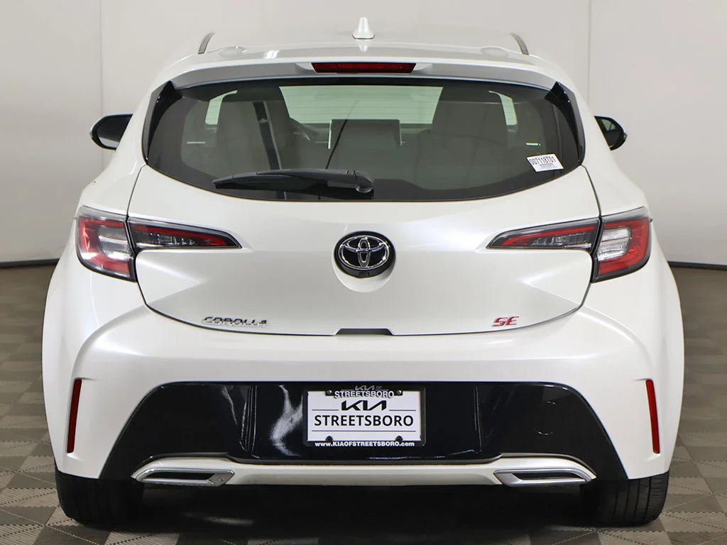 Used 2019 White Toyota SE image 9