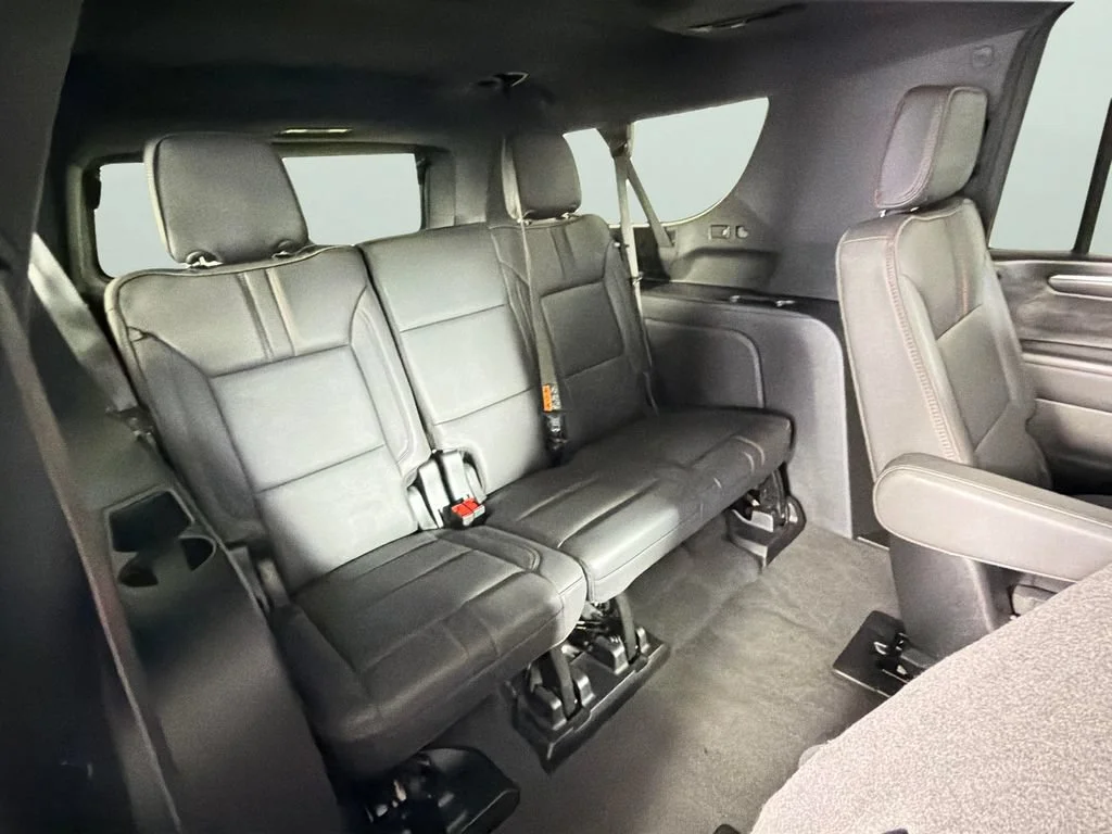 2025 Chevrolet Suburban RST - Photo 32