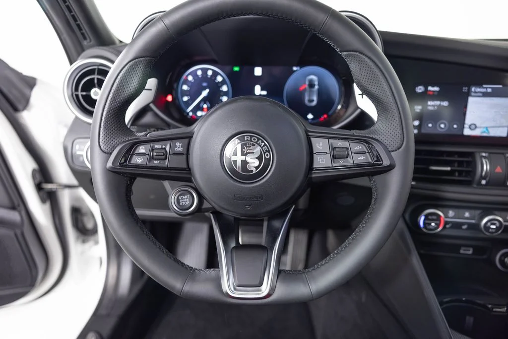 New 2026 Milano White Exterior Paint Alfa Romeo Veloce image 22