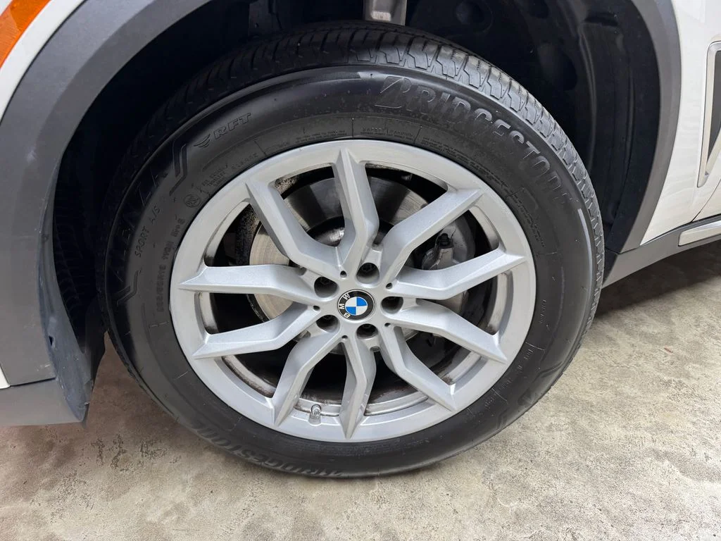 Used 2022 White BMW xDrive40i image 31