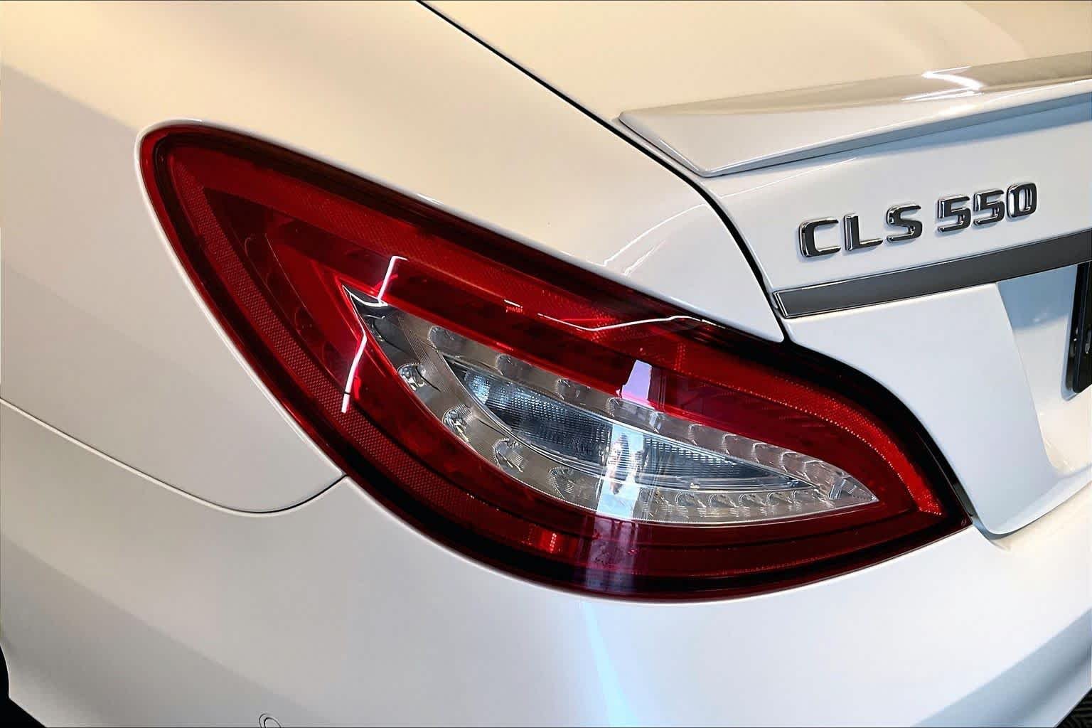 Used 2017 designo Diamond White Metallic Mercedes-Benz CLS 550 image 28
