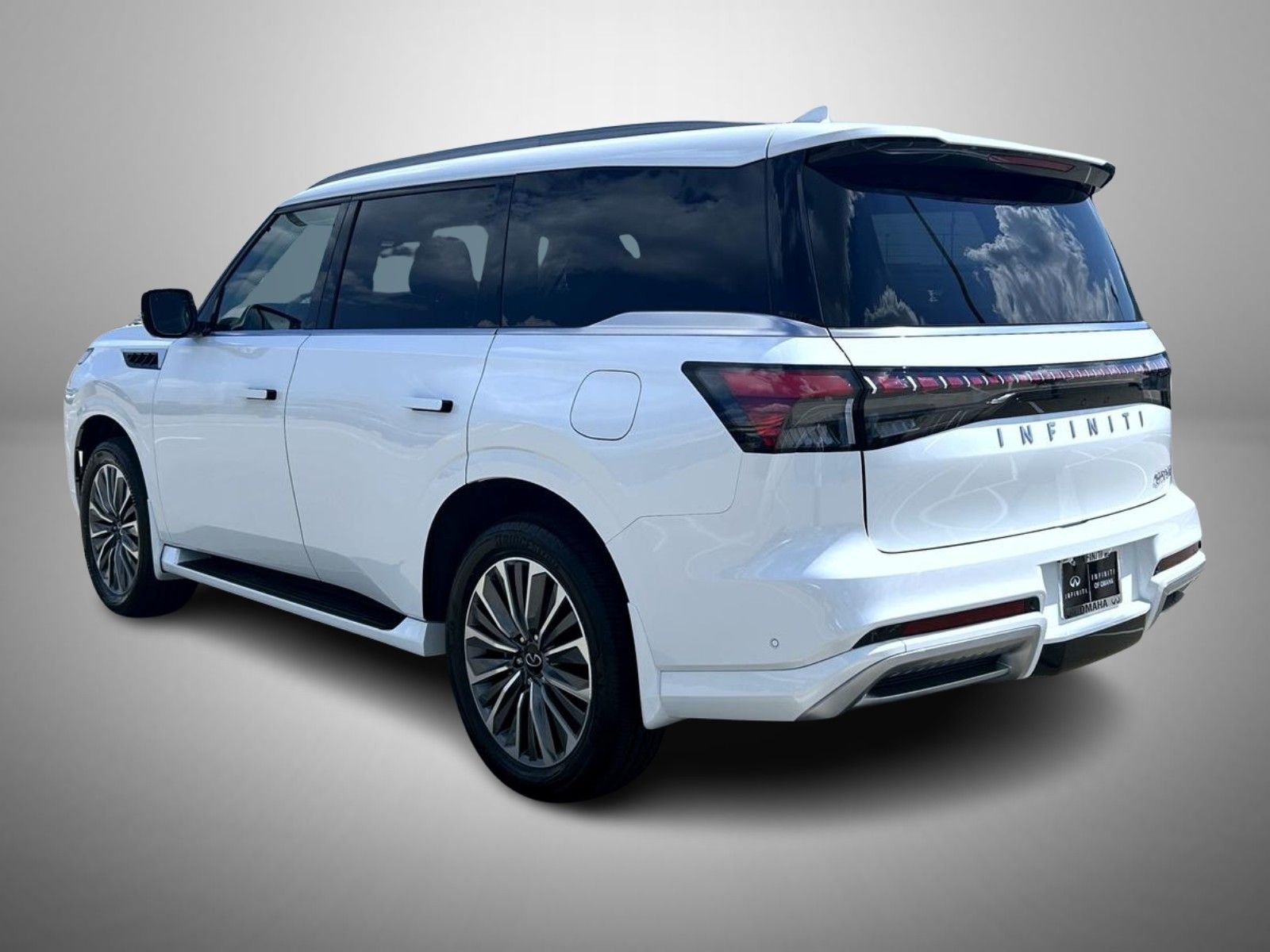 New 2027 RADIANT WHITE INFINITI Luxe 4WD image 7