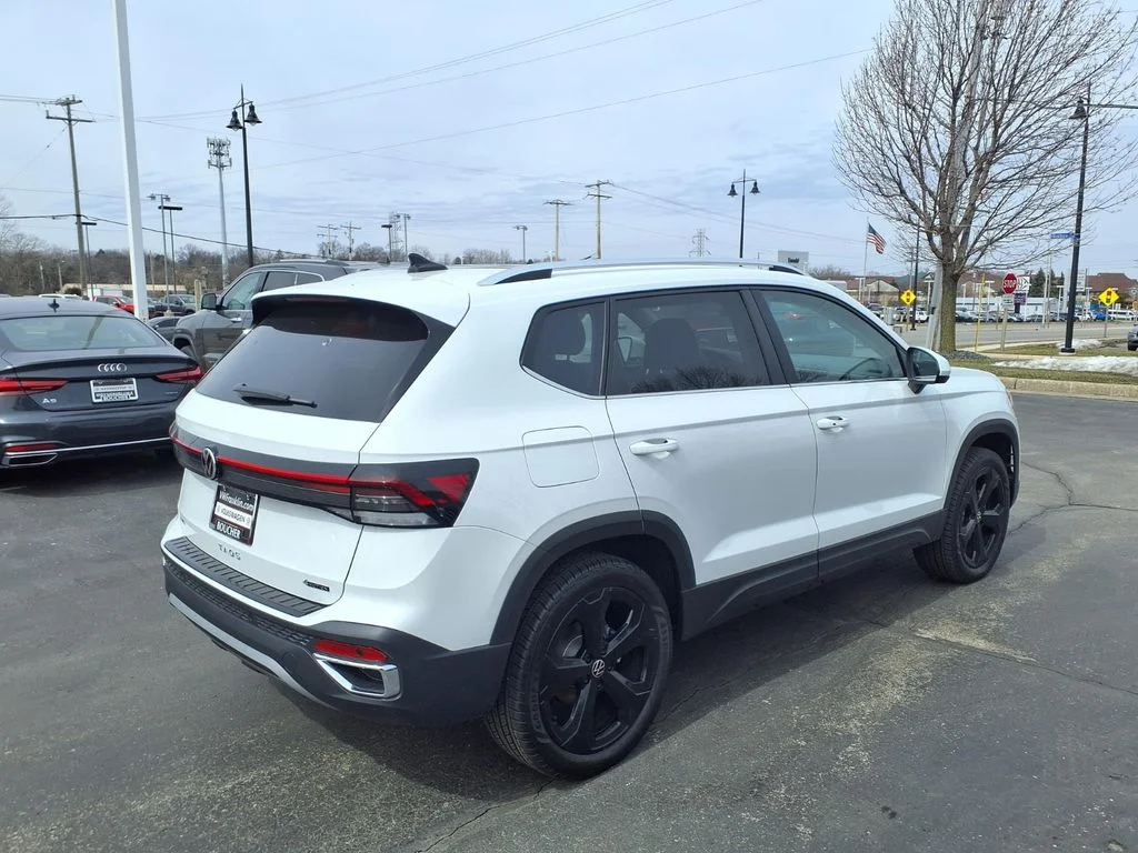 New 2026 Pure White Volkswagen 1.5T SEL image 2