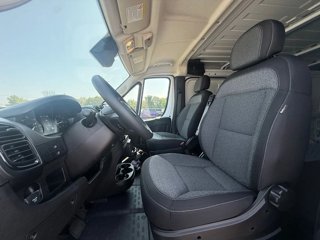 Used 2026 White Ram Base image 23