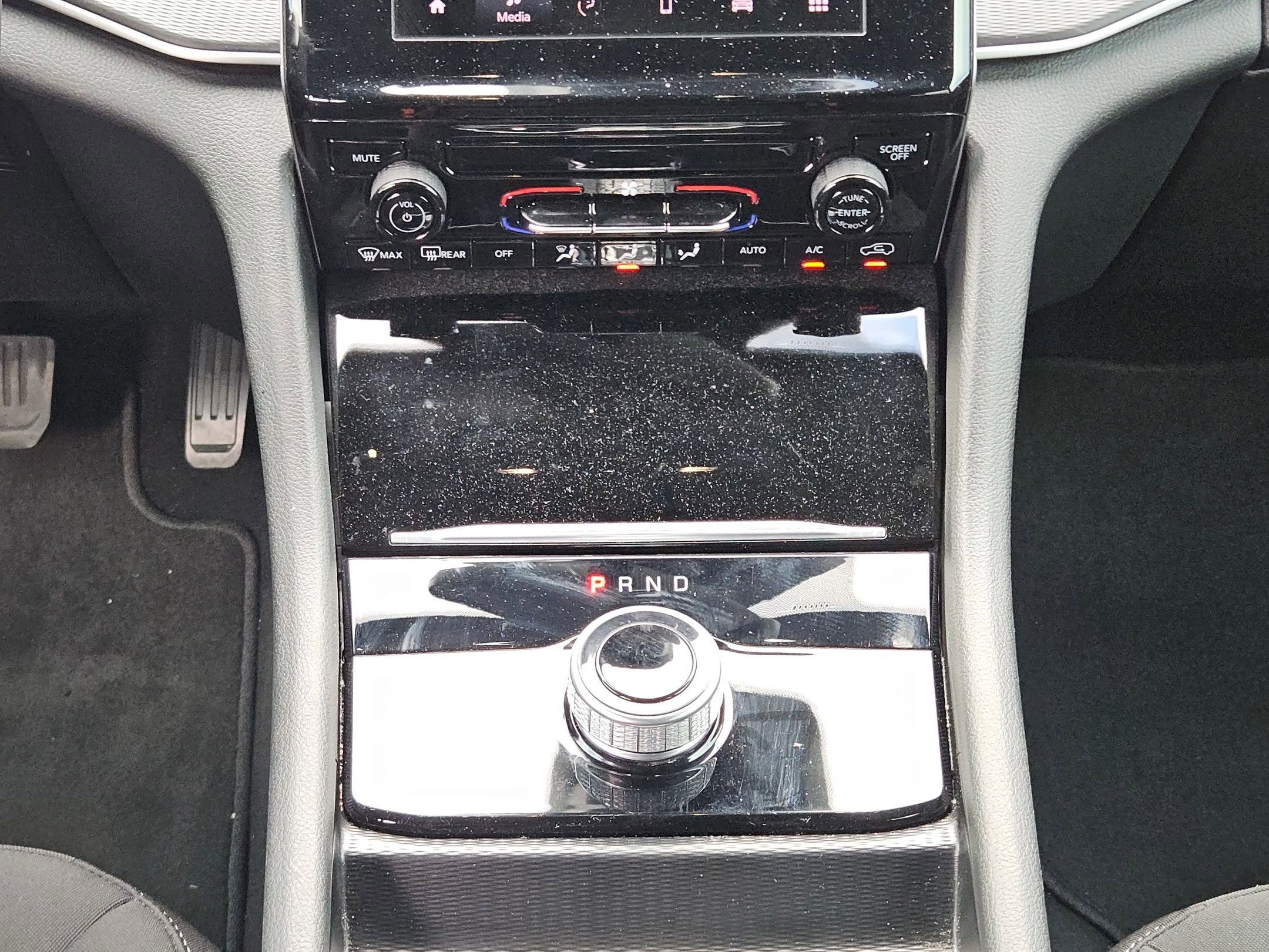 Used 2024 Bright White Clearcoat Jeep Laredo A image 19