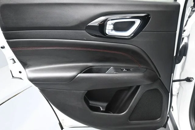 Used 2025 White Jeep Trailhawk image 9