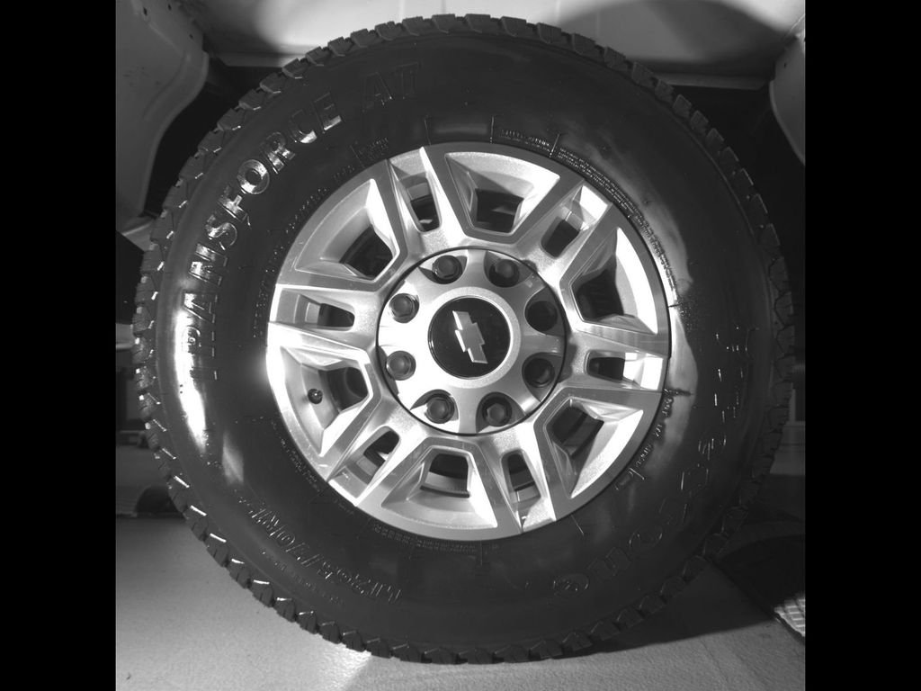 Certified Used 2025 Summit White Chevrolet LT image 10