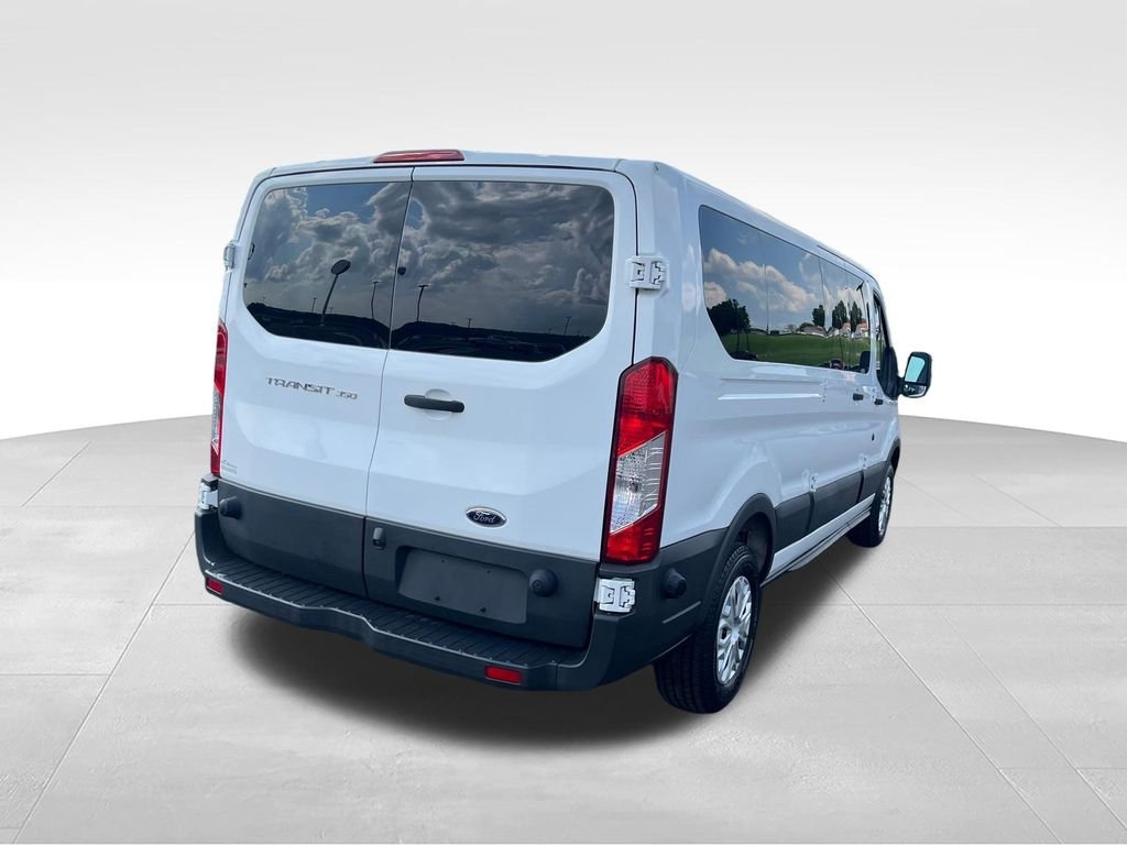 Used 2016 White Ford XL image 5