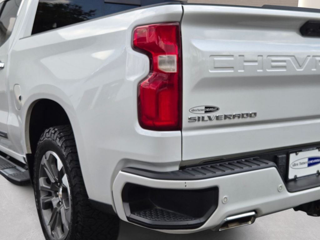 Used 2024 Beige Chevrolet High Country image 10