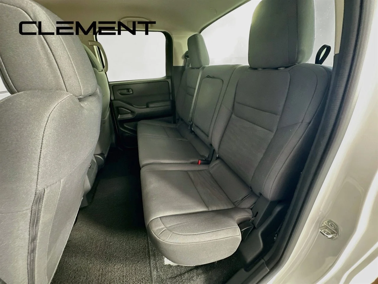 Certified Used 2022 Glacier White Nissan S image 30