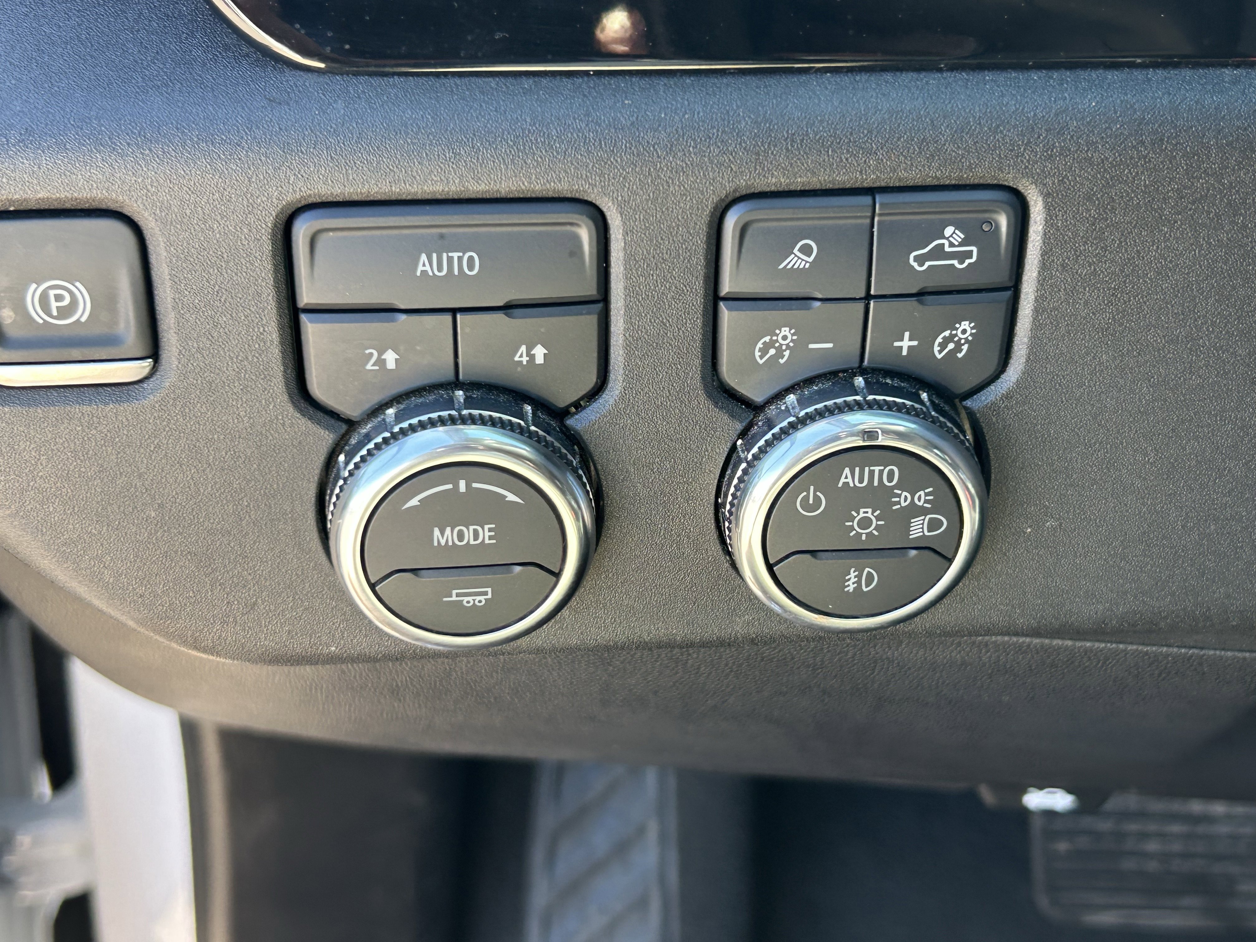 2025 GMC Sierra 1500 SLT - Photo 14