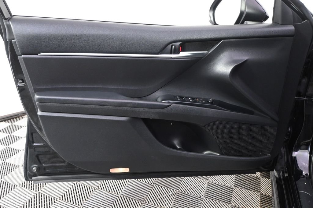 Used 2019 Midnight Black Metallic Toyota SE image 22