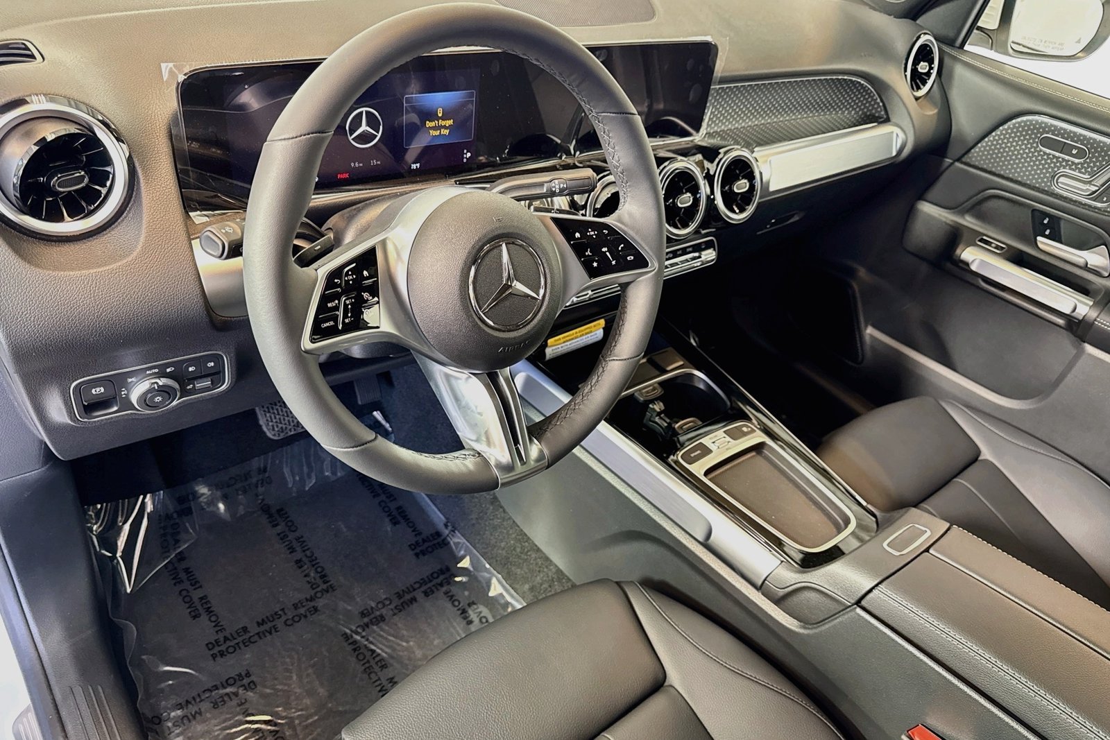 New 2026 Polar White Mercedes-Benz GLB 250 image 9