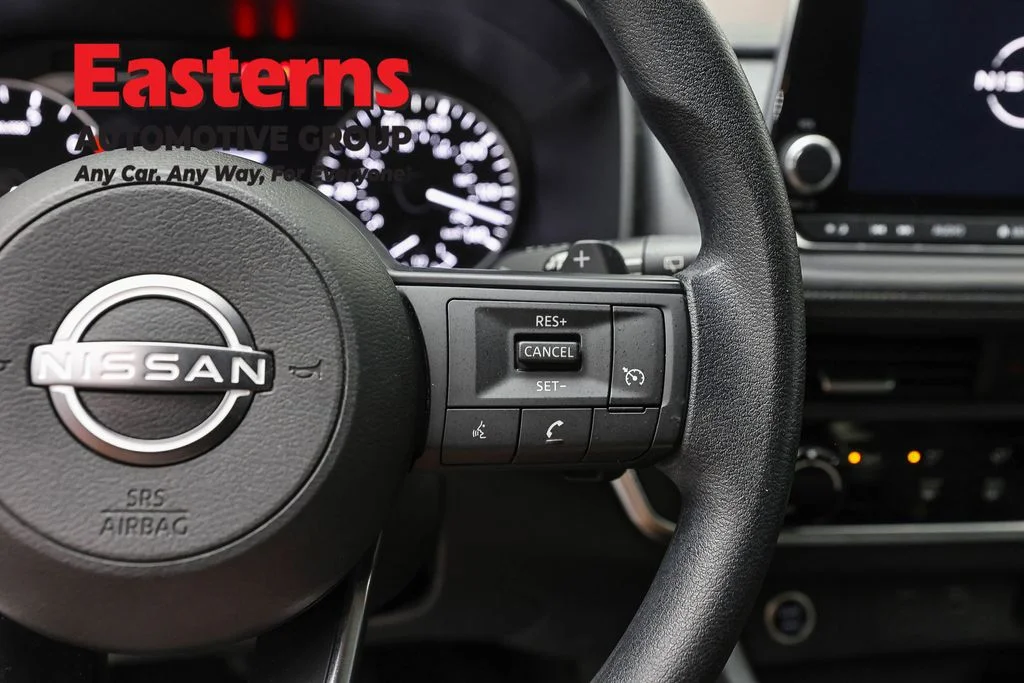 Used 2023 Red Nissan S image 16