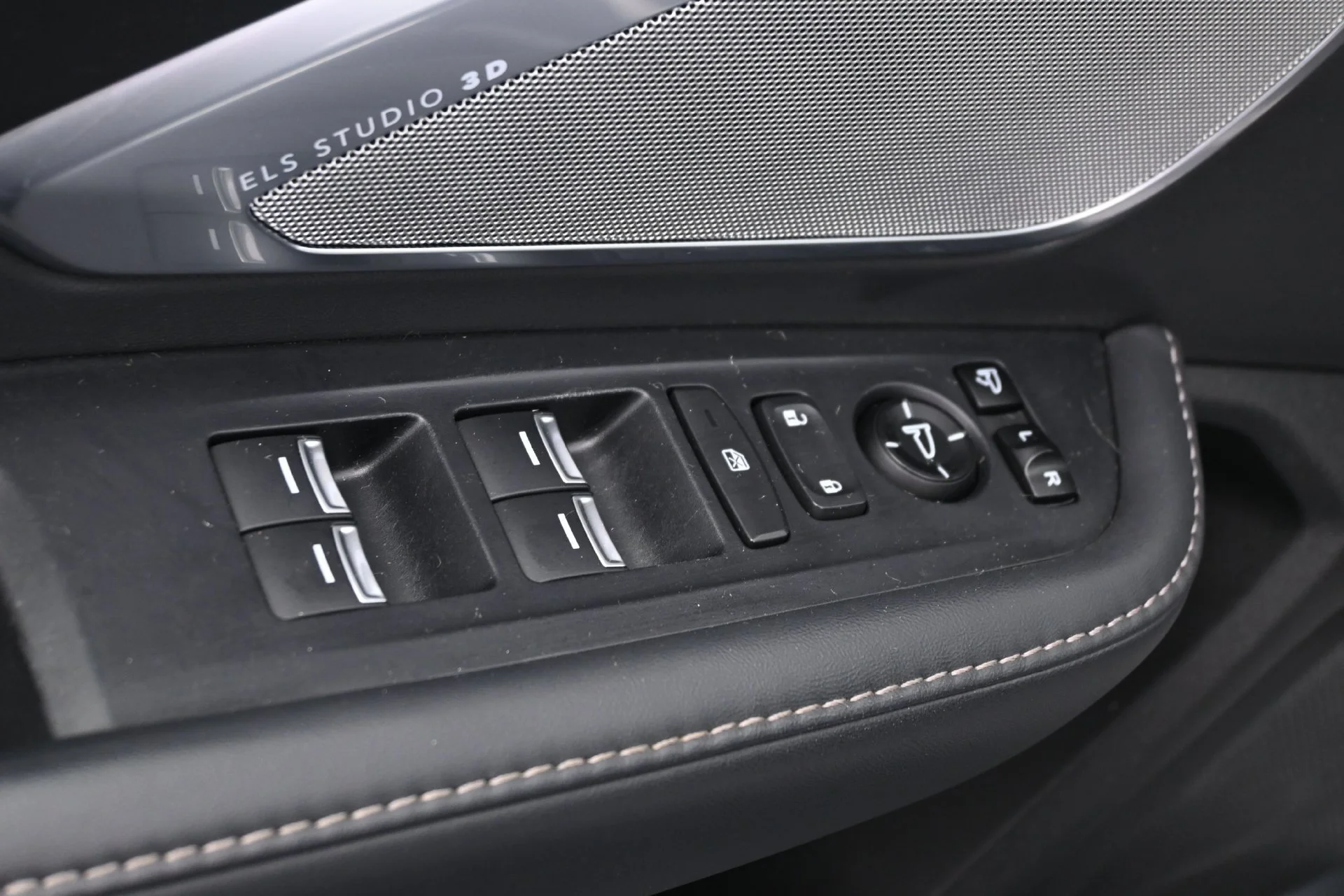 Used 2021 Silver Acura Platinum Elite AWD image 19