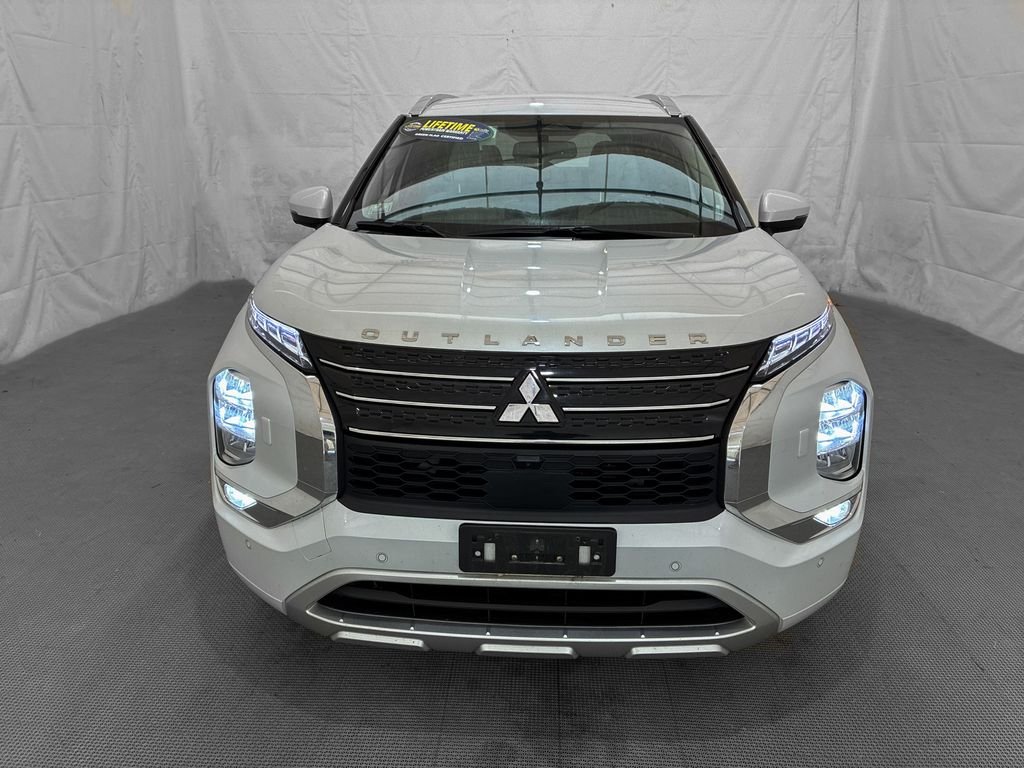 Used 2024 White Mitsubishi SEL image 2