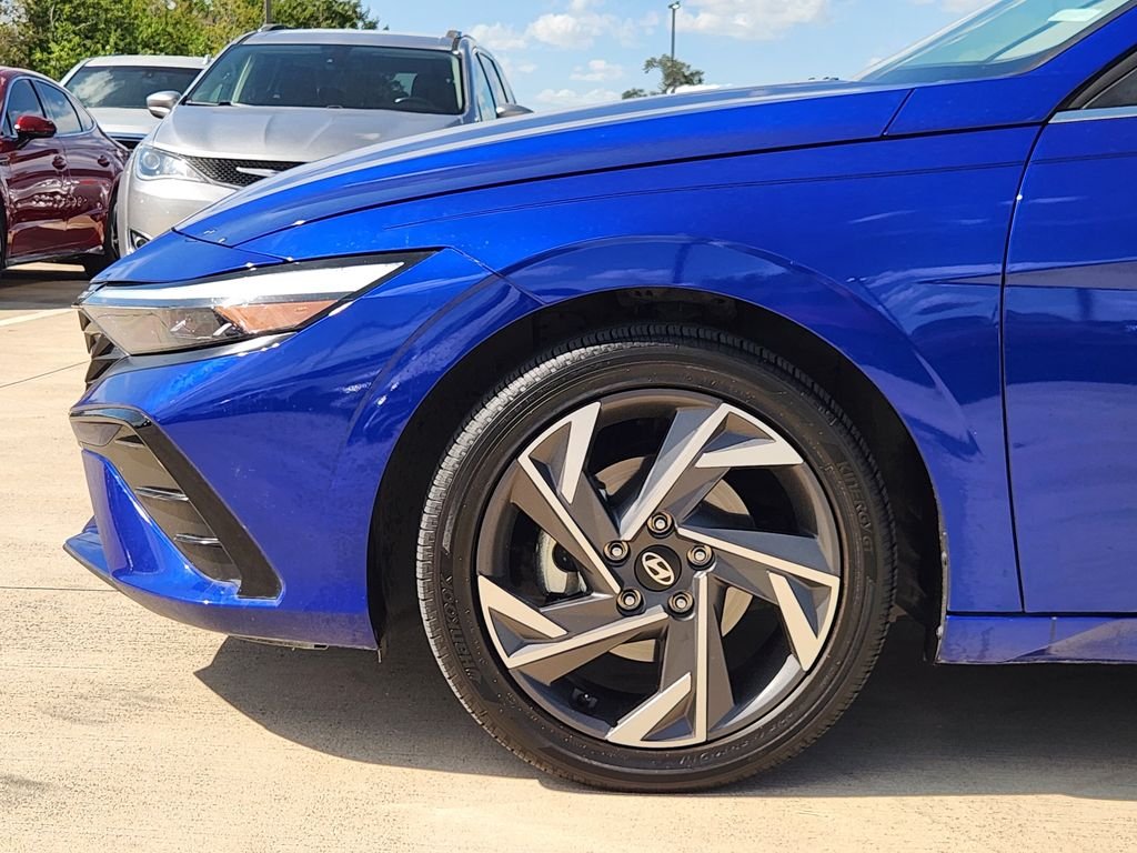 Used 2025 Intense Blue Hyundai Limited image 9