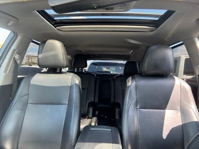Used 2019 Midnight Black Metallic Toyota XLE image 18