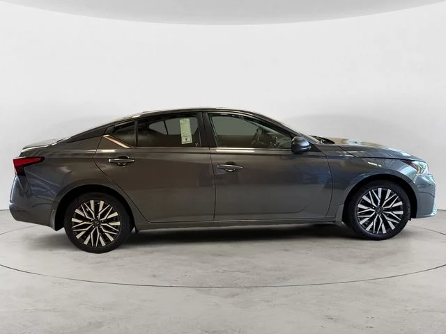 New 2026 Gray Nissan 2.5 SV image 7