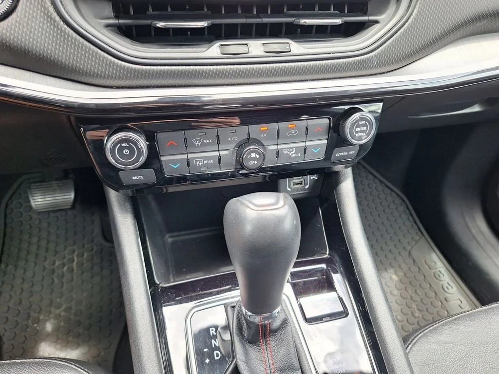 Used 2024 Silver Jeep Trailhawk image 16