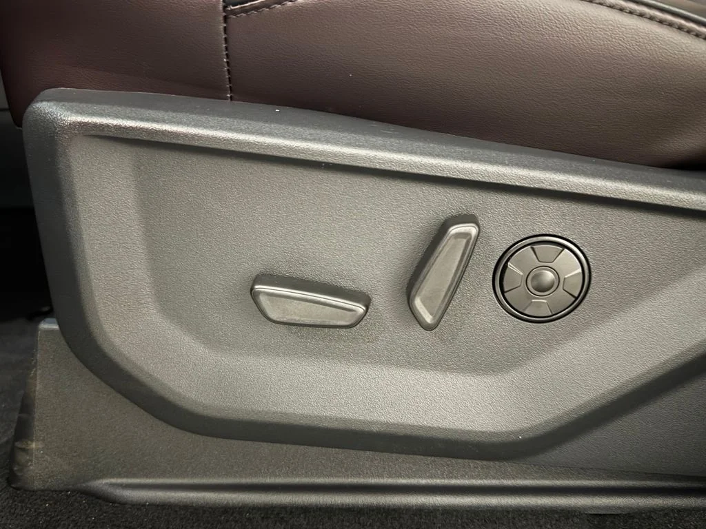 New 2026 Black Ford Platinum image 33