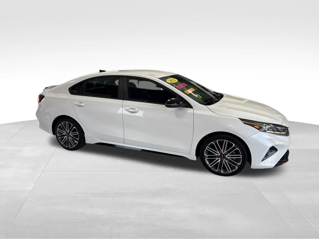 Used 2022 White Kia GT image 7