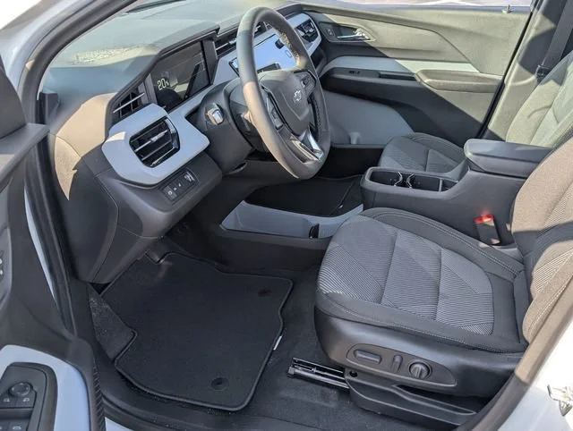 New 2027 Summit White Chevrolet LT image 5