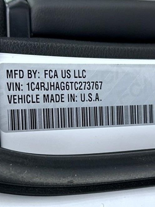 New 2026 Bright White Clear-Coat Exterior Paint Jeep Laredo X image 26