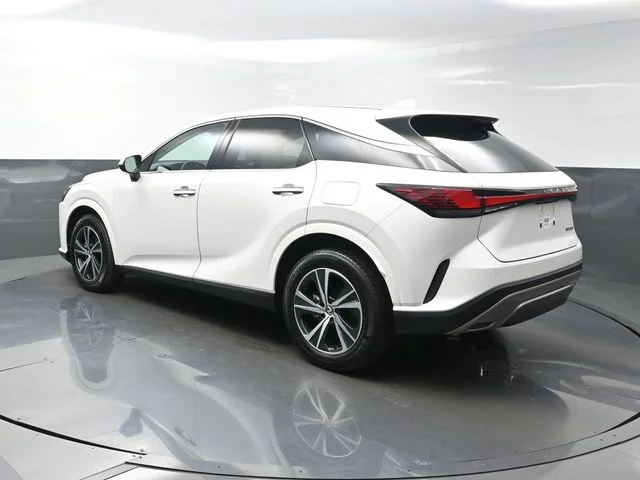 Used 2024 White Lexus 350 image 5