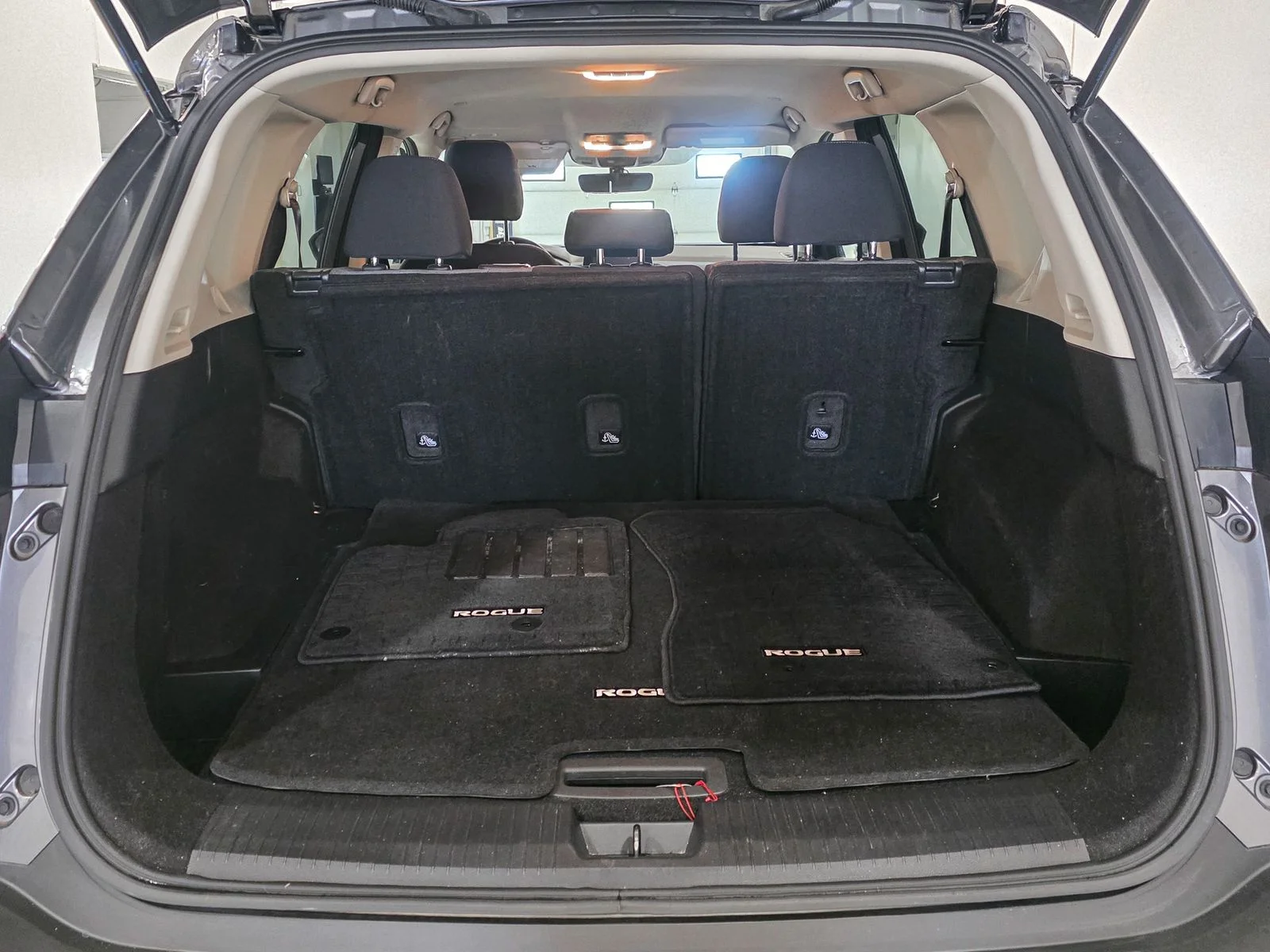 Used 2023 Gray Nissan SV image 17