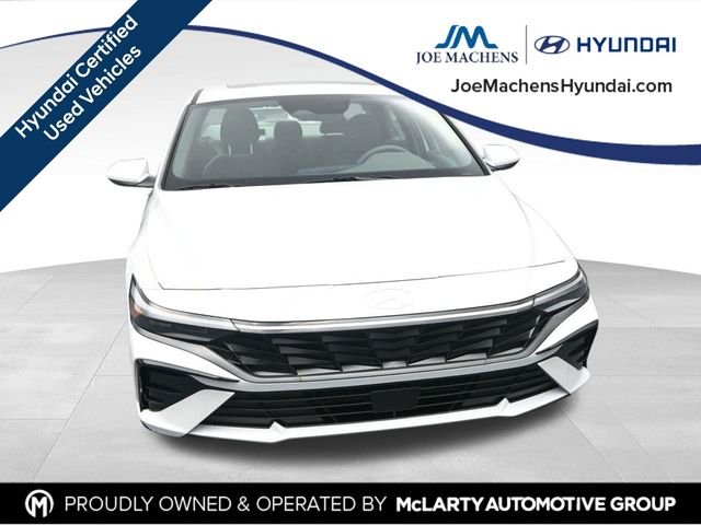 Certified Used 2025 White Hyundai SEL Convenience image 4