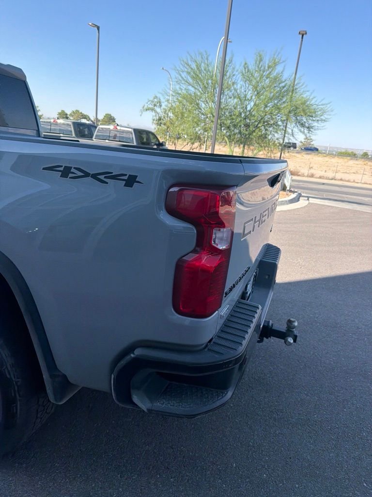 Used 2025 Gray Chevrolet Custom image 10