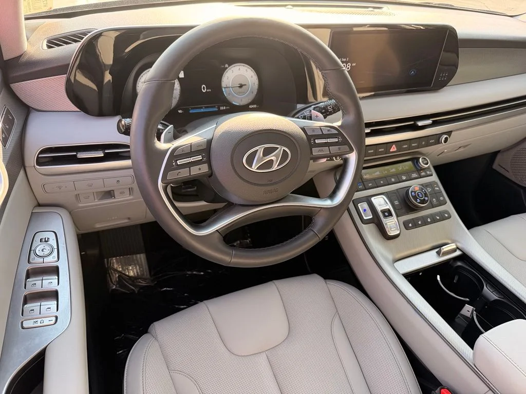 Used 2024 Silver Hyundai SEL image 24
