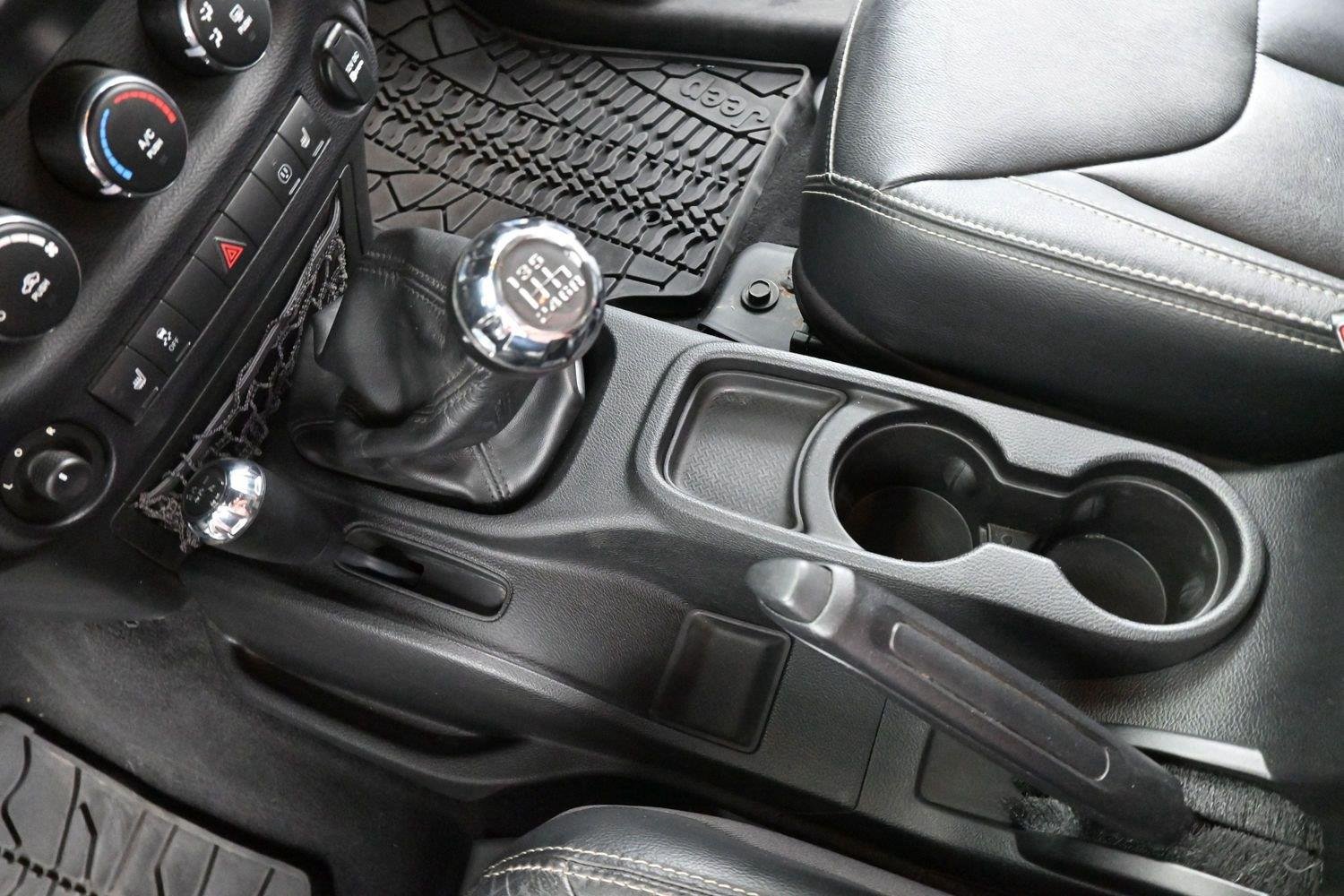 Used 2014 Bright White Clearcoat Jeep Rubicon X image 23