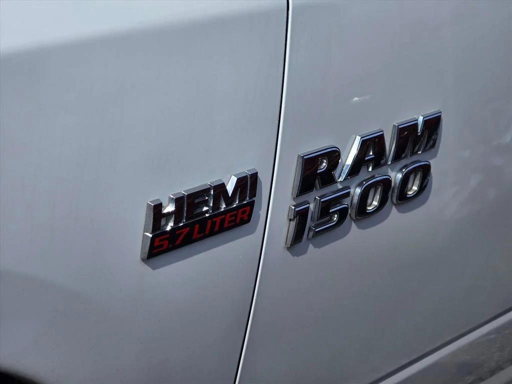 Used 2017 White Ram Sport image 16