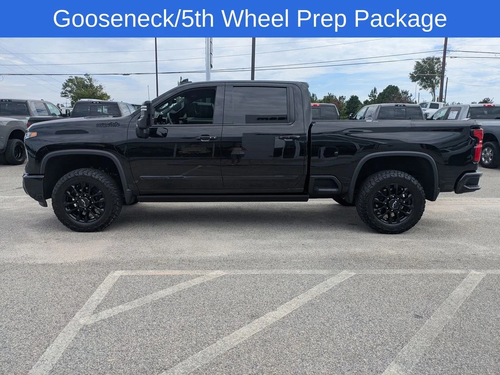 Used 2025 Black Chevrolet High Country image 7