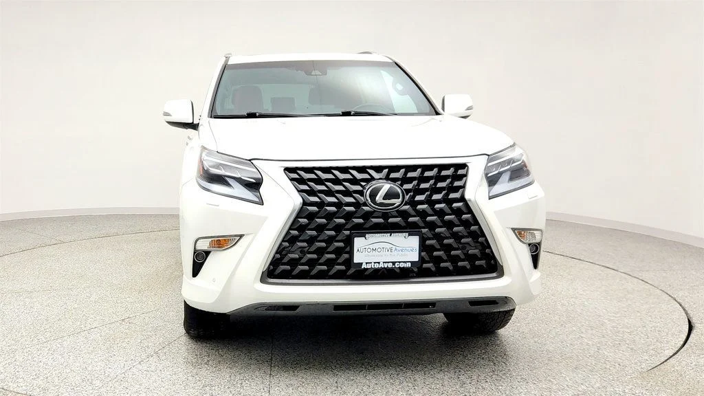 Used 2023 Eminent White Pearl Lexus GX 460 Premium 4WD with Plus Package, Tow Hitch & Heated SW image 2