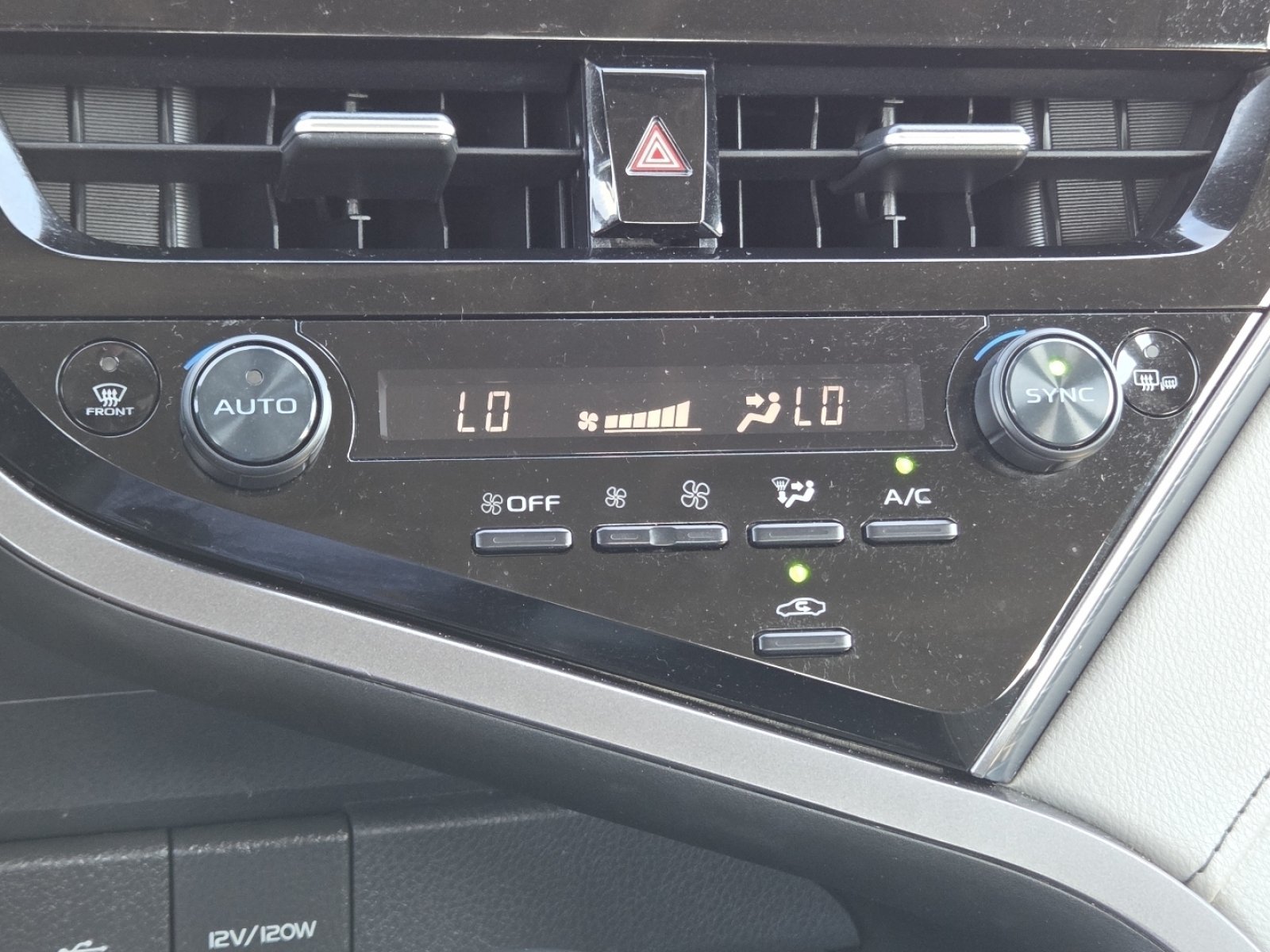 2023 Toyota Camry SE - Photo 31