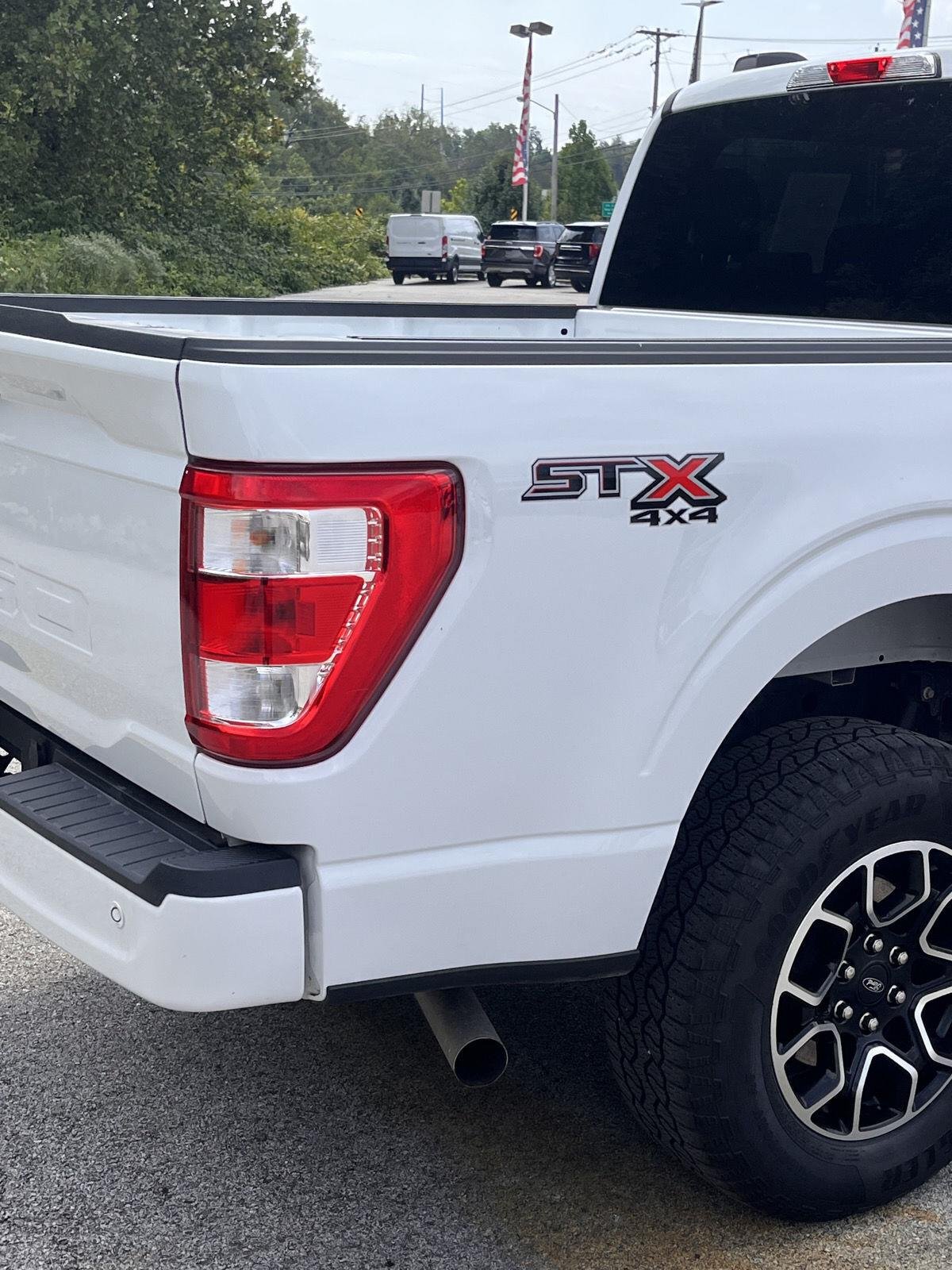 Used 2023 Oxford White Ford XL image 10