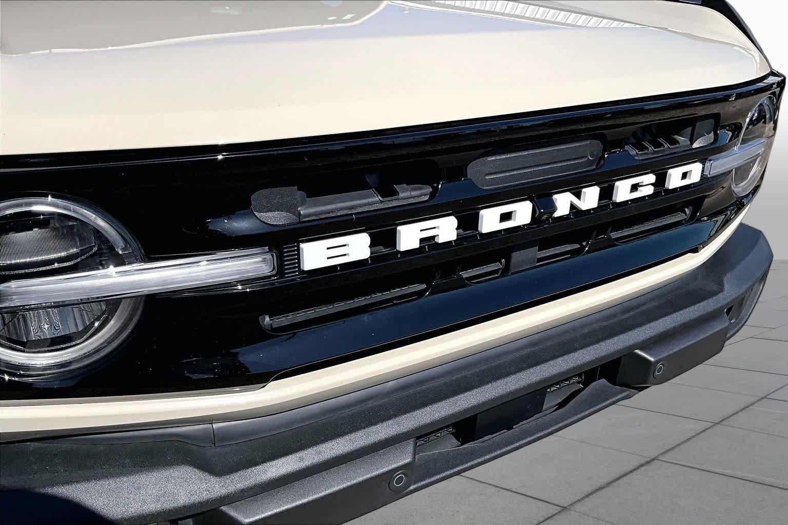 Used 2025 Desert Sand Ford Outer Banks image 30
