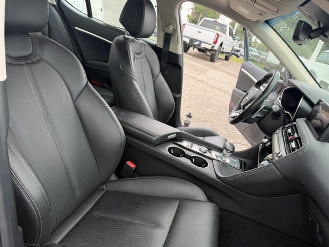 Certified Used 2025 Tasman Blue Genesis 2.5T image 31