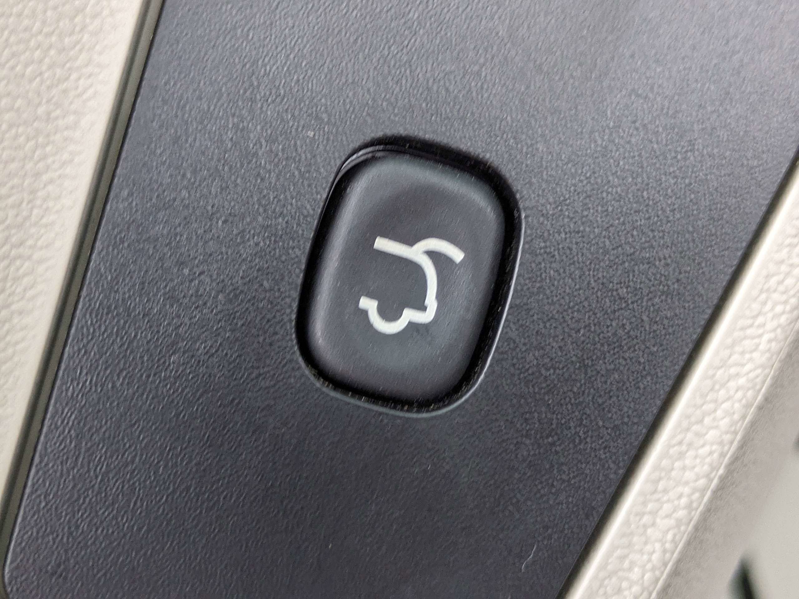 Used 2014 Silver Chrysler Touring image 13