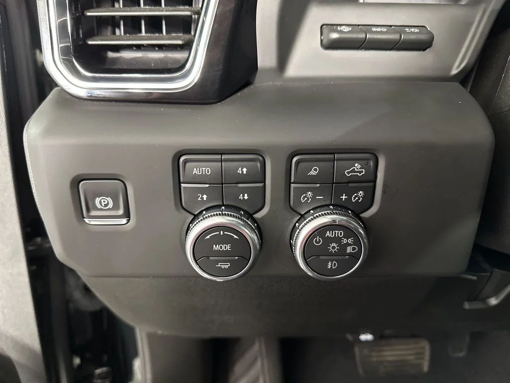 Used 2025 Black GMC Denali image 25