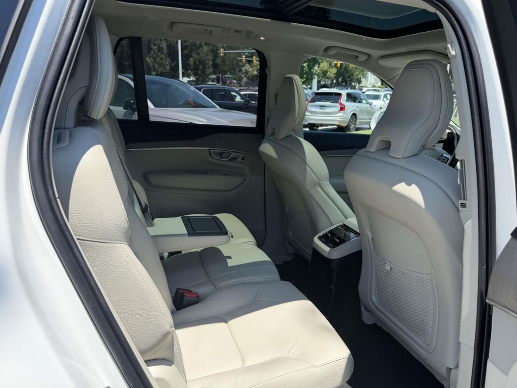 Used 2024 White Volvo T8 Plus Bright Theme 7 Passenger image 13