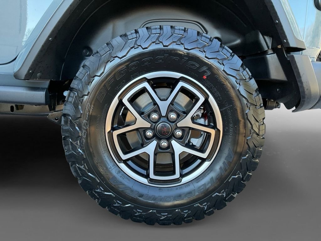 New 2026 Anvil Clear-Coat Exterior Paint Jeep Rubicon image 8