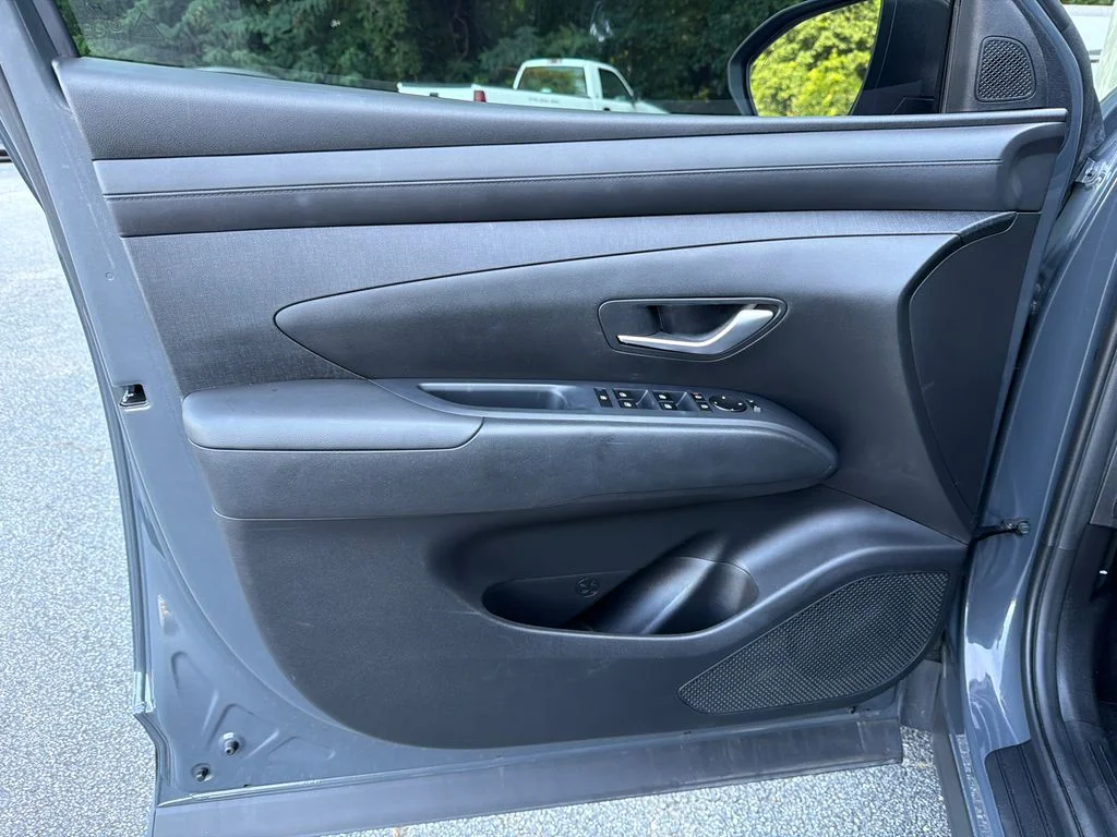 Used 2025 Gray Hyundai SEL Convenience image 10