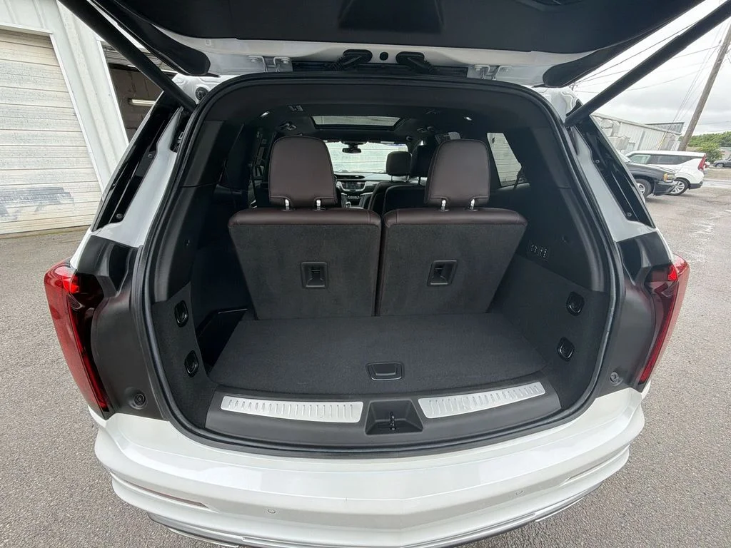 Used 2022 White Cadillac Premium Luxury image 24