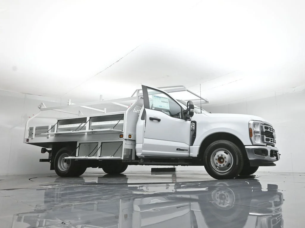 New 2025 White Ford XL image 3