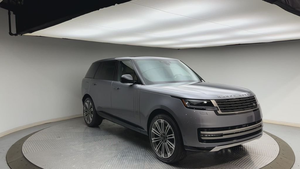 New 2026 Eiger Grey Land Rover SE image 8